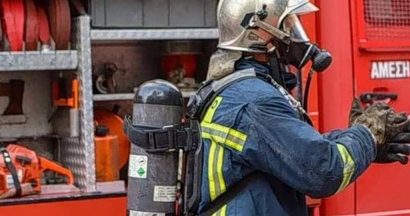 Συναγερμός για φωτιά σε διαμέρισμα στη Νίκαια: Εκκενώθηκε η πολυκατοικία, απεγκλωβίστηκαν ηλικιωμένοι