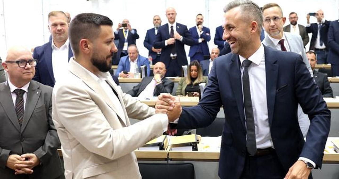 Γερμανία: Για πρώτη φορά μετά τον Β΄ Παγκόσμιο Πόλεμο ακροδεξιός πρόεδρος σε τοπικό κοινοβούλιο