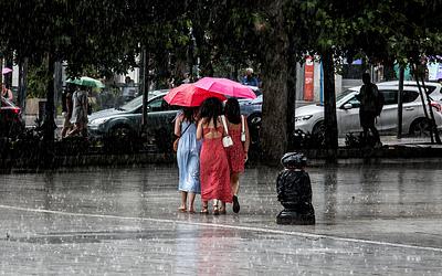 Θερμοκρασίες έως 30°C: Αλλαγή Καιρού με Φθινοπωρινές Βροχές