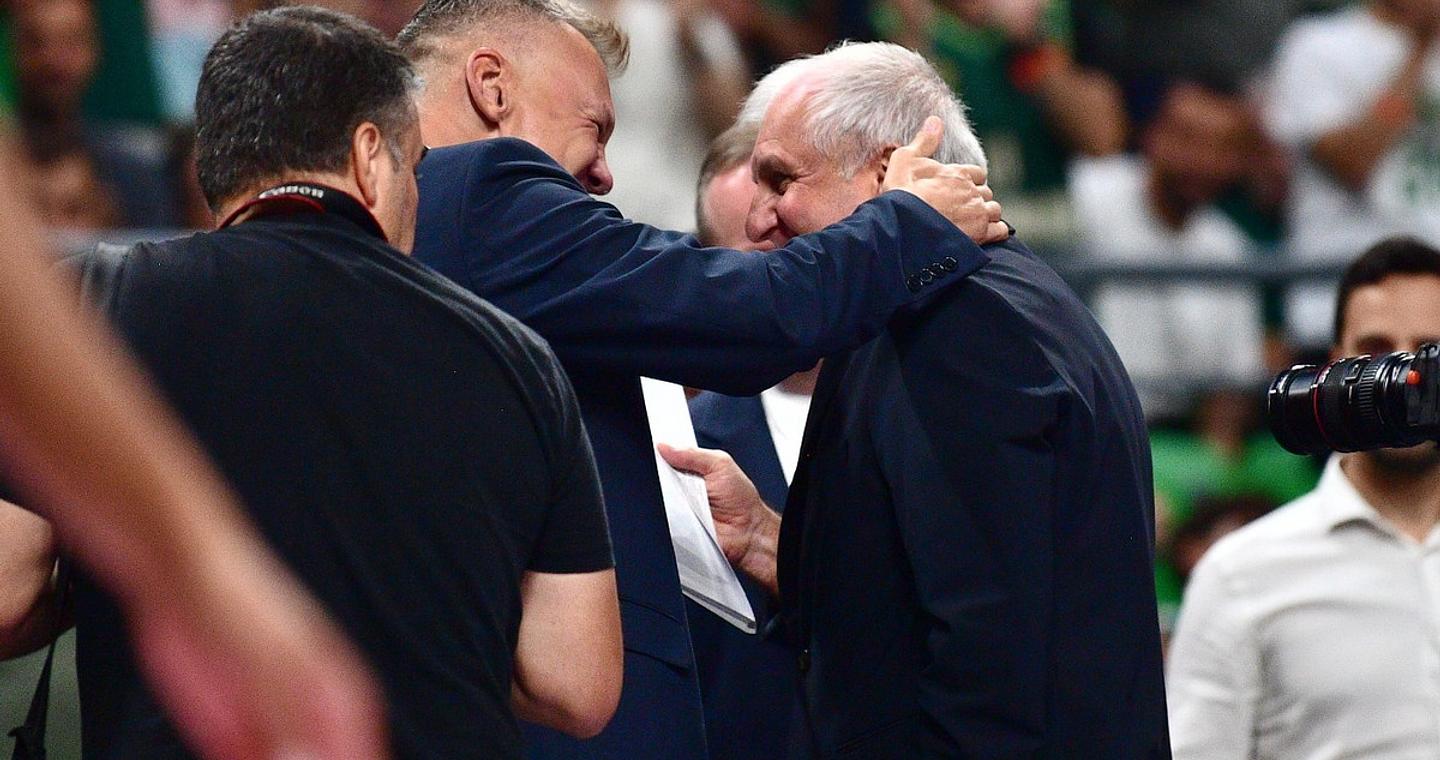 Το δώρο του Γιασικεβίτσιους στον Ομπράντοβιτς και η ατάκα για τη γραβάτα
