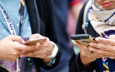 Ψυχοθεραπευτές προειδοποιούν: Κίνδυνος «αβύσσου» τα chatbots για την ψυχική υγεία!