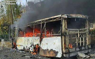 32 νεκροί στην Κραματόρσκ από ρωσική επίθεση σε λεωφορεία