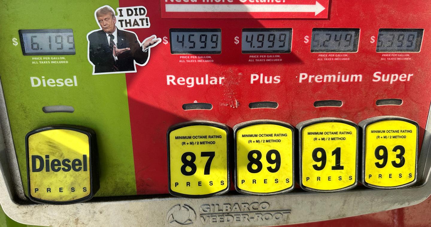 Ξαφνικό deal Τραμπ - Πούτιν για το ντίζελ στη σκιά των ενδιάμεσων εκλογών στις ΗΠΑ