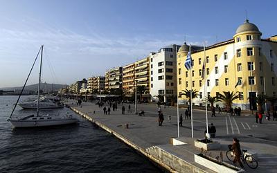 Βίαιη επίθεση σε ταξί στη Βόλο: ξυλοδαρμένοι τουρίστες από Σκόπελο