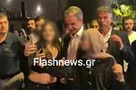 Χαμός στα Χανιά: Παιδιά περίμεναν ώρα για selfie με Μητσοτάκη