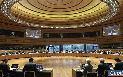 Κομισιόν εξετάζει φόρο έκτακτων κερδών ενέργειας για ανακούφιση πολιτών