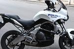 Επίθεση με μαχαίρι στην Ελευσίνα: 22χρονος παραδόθηκε, αναζητείται 18χρονος