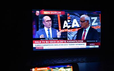 Αστυνομική επιδρομή τα ξημερώματα στο Halk TV: Κρατικός διαχειριστής, 11 συλλήψεις και κατηγορίες για 270.000 ευρώ