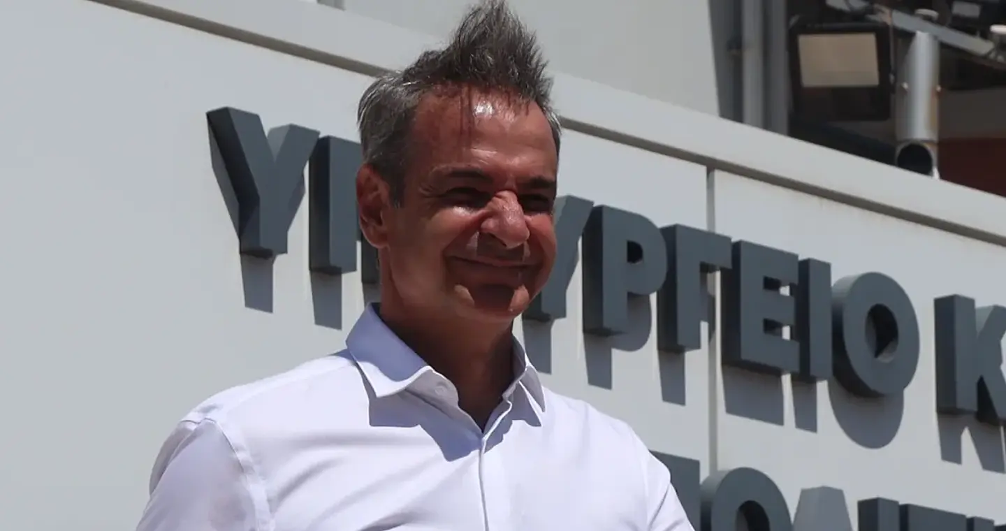Μητσοτάκης εκτός τόπου και χρόνου: Βλέπει αποτελέσματα και φθηνό ρεύμα
