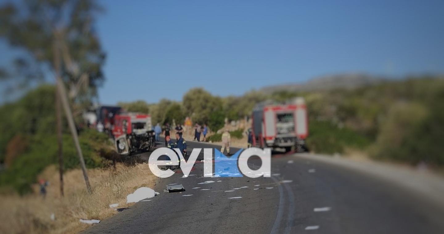 Εύβοια: Τραγικές στιγμές στην κηδεία του ζευγαριού που έχασαν τη ζωή τους στην άσφαλτο