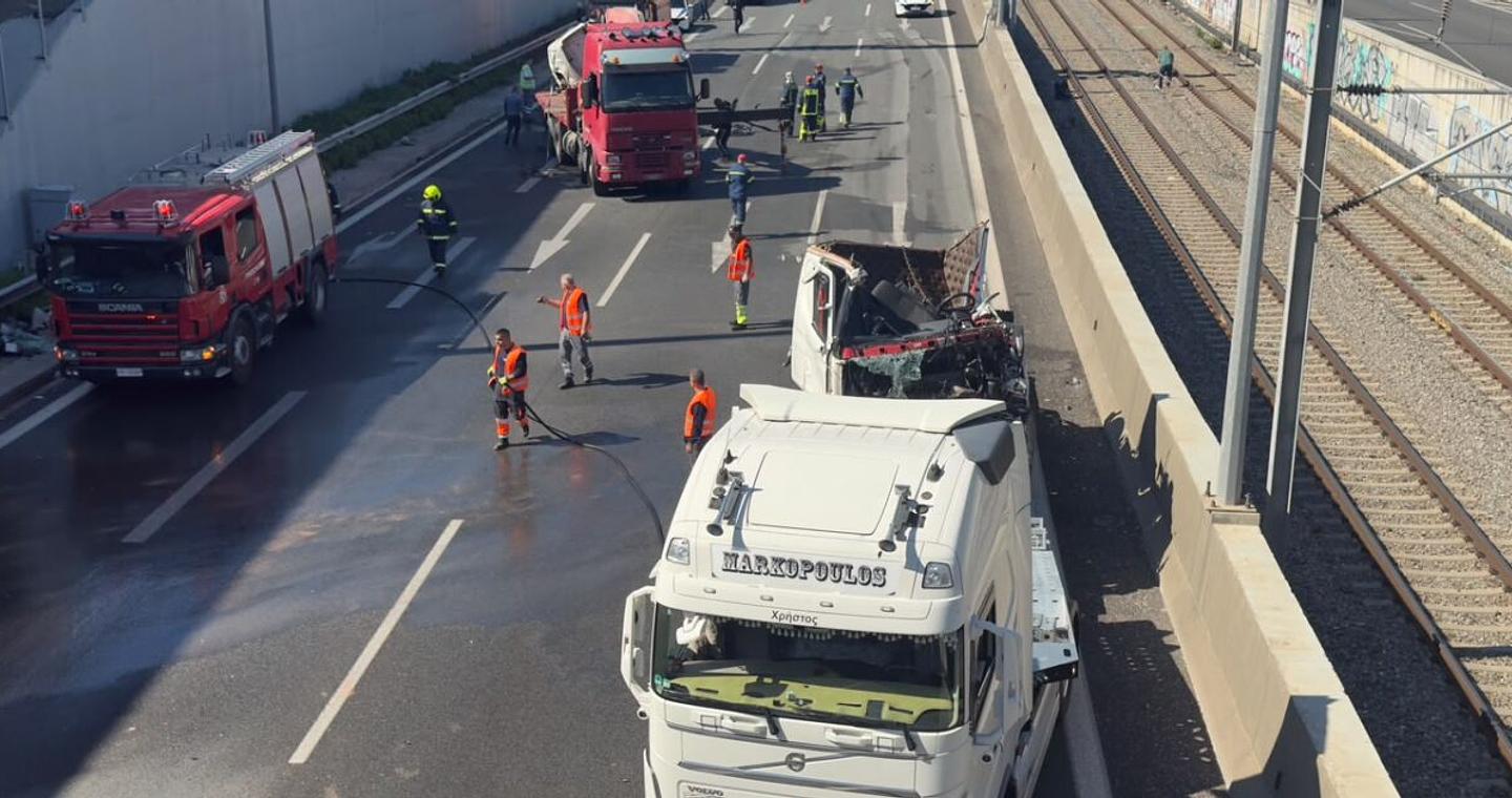 Σοβαρό τροχαίο στην Αττική Οδό με έναν τραυματία: Αποκαταστάθηκε η κυκλοφορία στο ρεύμα προς αεροδρόμιο