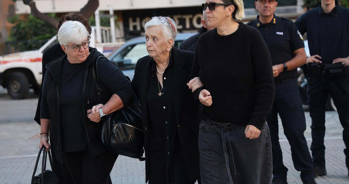 Βαθιά θλίψη στο μνημόσυνο του Γιώργου Μαζωνάκη στη Νίκαια – Δάκρυσαν όλοι με τον λόγο του Μητροπολίτη