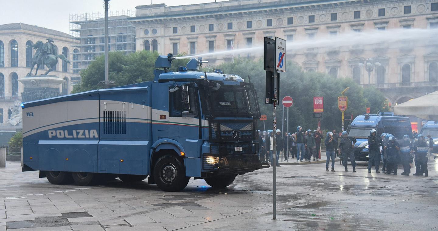 Ιταλία: 32 συλλήψεις διαδηλωτών – Εκτακτη σύσκεψη υπό τη Μελόνι