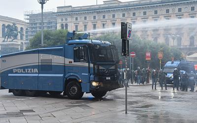 Μελόνι καλεί έκτακτη σύσκεψη: 32 συλλήψεις και 271 βίαιοι στο Μιλάνο