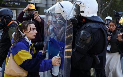 Αλβανία στα φλόγα: Φοιτητές απαιτούν παραίτηση Ράμα, βόμβες στα υπουργεία