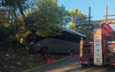 Ατύχημα λεωφορείου καζίνο στην Πάρνηθα: Κυκλοφορία σε παγίδα στους Αχαρνούς