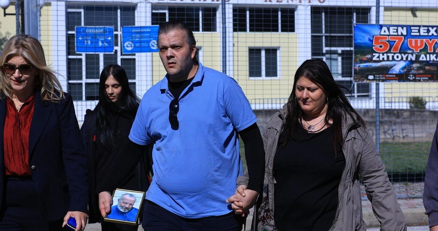 Δίκη για τα Τέμπη: Συγκλονίζουν οι καταθέσεις επιζώντων – «Πέρασαν δίπλα μου και νόμισαν πως είμαι νεκρός»