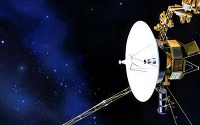 Voyager 1: Μια ημέρα φωτός από τη Γη – Το νέο ορόσημο