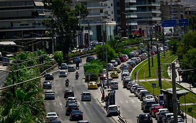 Χάος στους δρόμους της Αττικής: Πού εντοπίζονται τα σοβαρότερα προβλήματα
