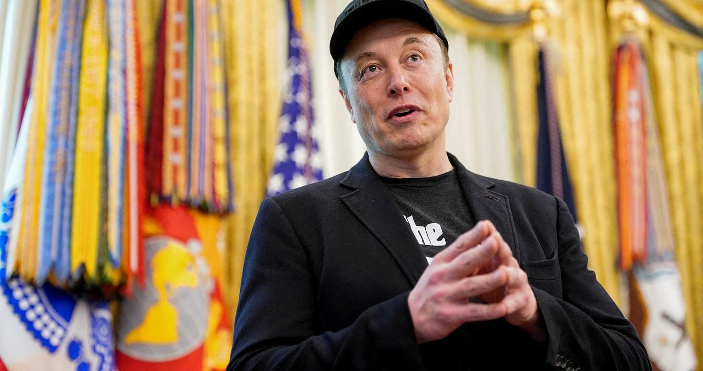 Η Tesla θέλει να κάνει τον Ελον Μασκ τρισεκατομμυριούχο
